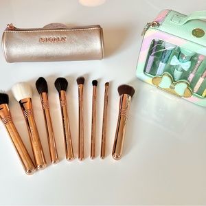 Makeup brushes